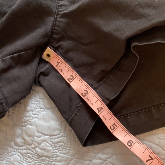 Women’s Classic Old Navy Shorts 14 - Picture 5 of 5